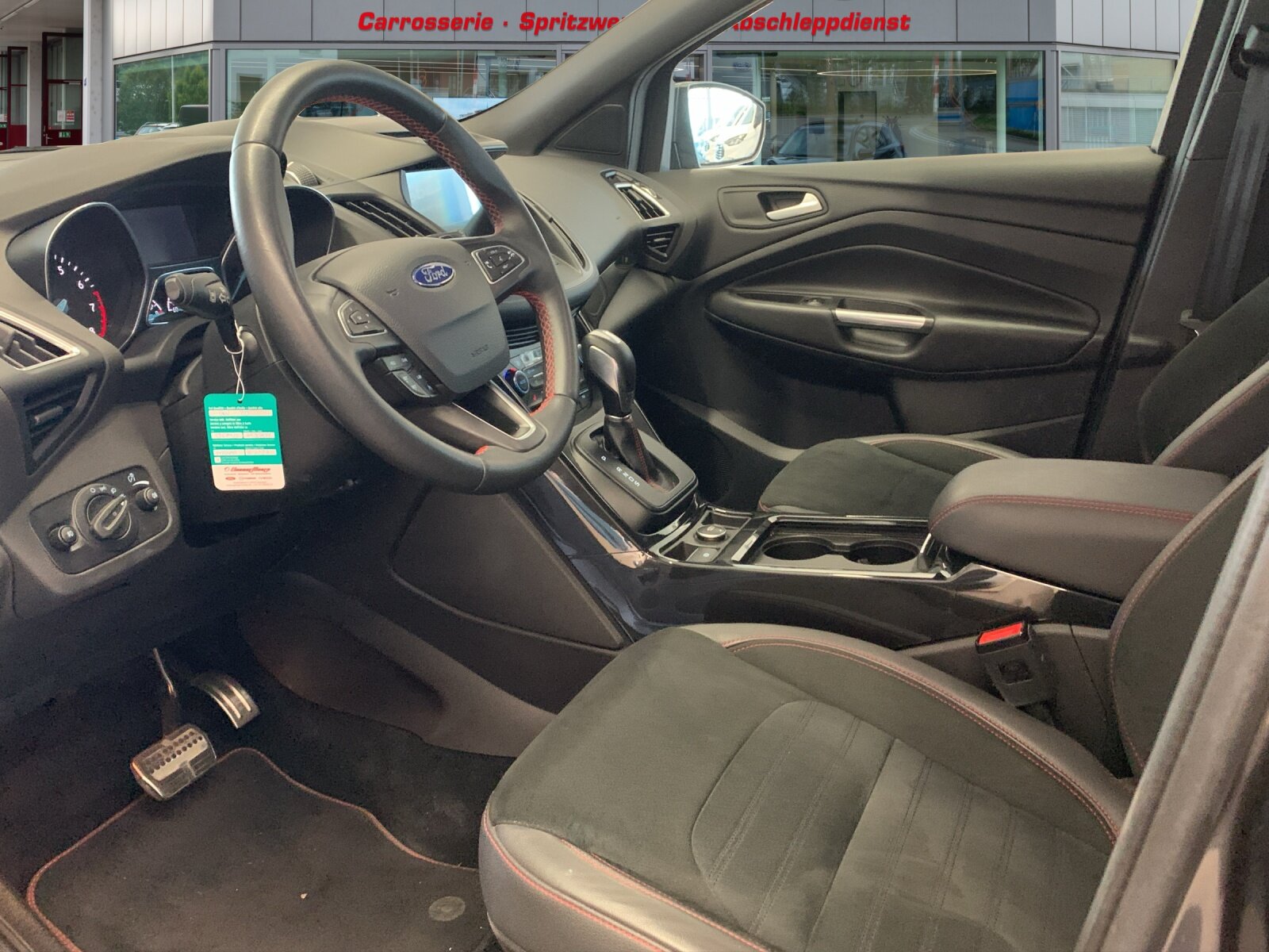 FORD Kuga 1.5 EcoB 176 ST-Line, Benzin, Occasion / Gebraucht, Automatik - 7