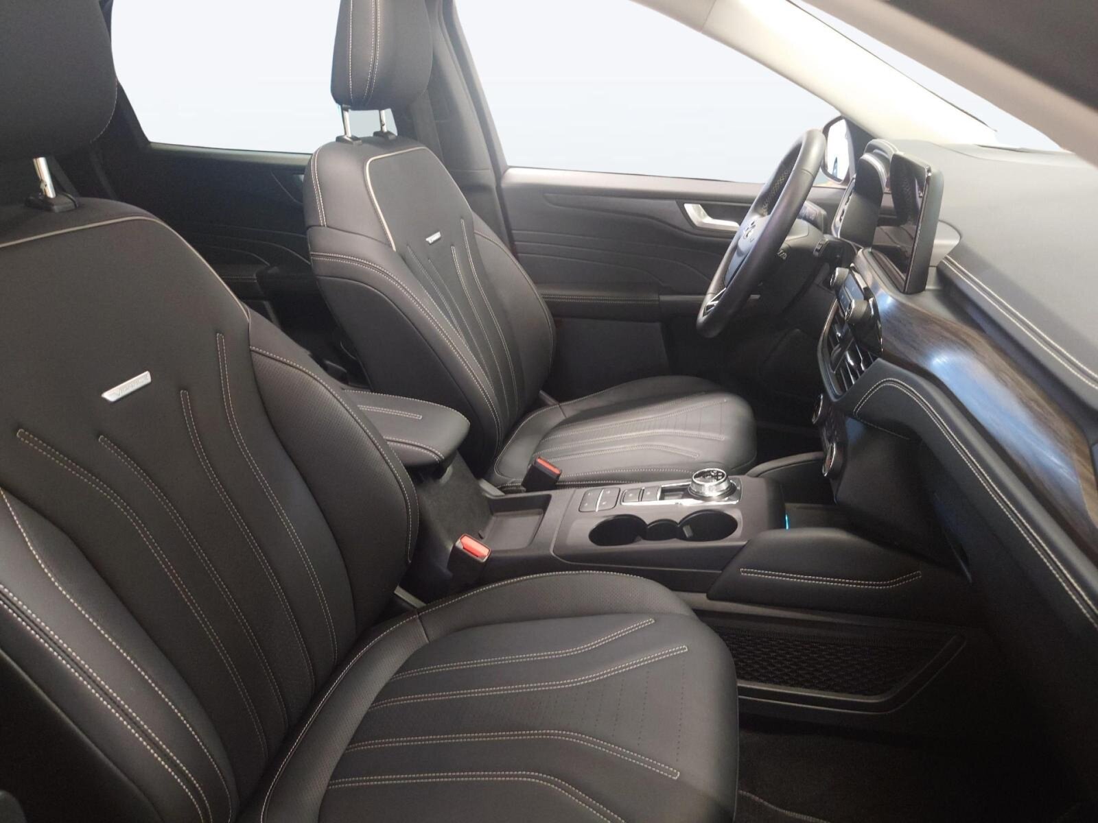 FORD Kuga Vignale 2.5FHEV A8 AWD, Hybride Intégral Essence/Électricité, Occasion / Utilisé, Automatique - 2