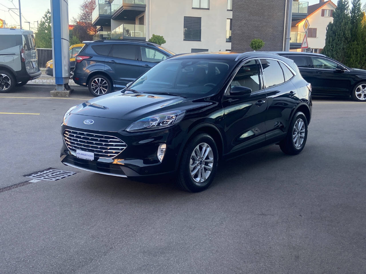 FORD Kuga 2.5 Hybrid Titanium X 4x4, Hybride Integrale Benzina/Elettrica, Occasioni / Usate, Automatico - 3