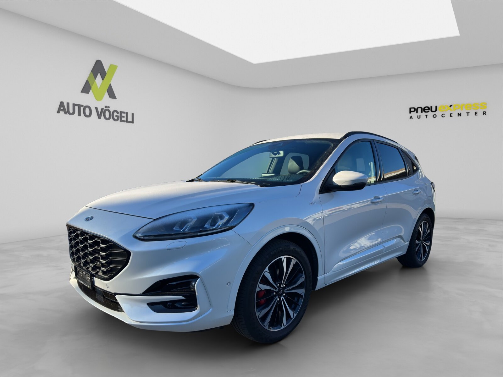 FORD Kuga 2.0 EcoBlue ST-Line 4x4, Diesel, Occasion / Utilisé, Automatique - 2