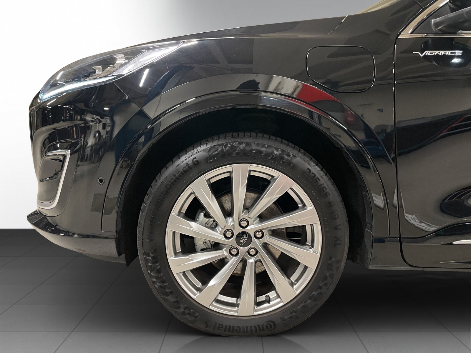 FORD Kuga 2.5 PHEV Vignale 2WD, Plug-in-Hybrid Benzin/Elektro, Occasion / Gebraucht, Automatik - 7