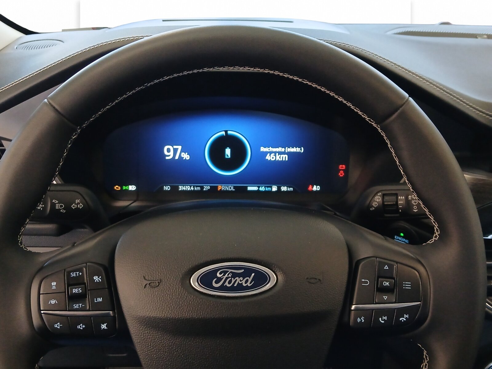 FORD Kuga 2.5 Plug-in Hybrid Vignale, Plug-in-Hybrid Benzin/Elektro, Occasion / Gebraucht, Automatik - 6