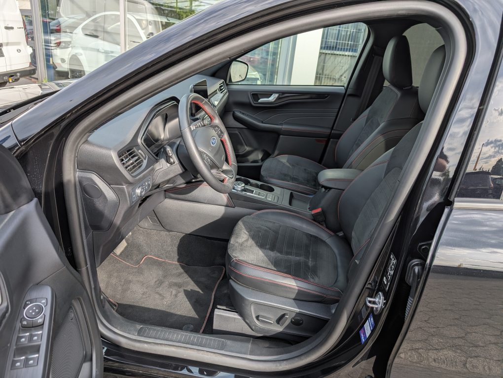 FORD KUGA 2.5 Hybrid ST-Line X 4x4, Voll-Hybrid Benzin/Elektro, Occasion / Gebraucht, Automatik - 3