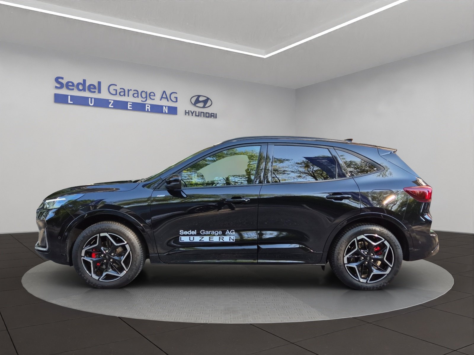 FORD Kuga 2.5 Hybrid ST-Line X 4x4, Full-Hybrid Petrol/Electric, Ex-demonstrator, Automatic - 3