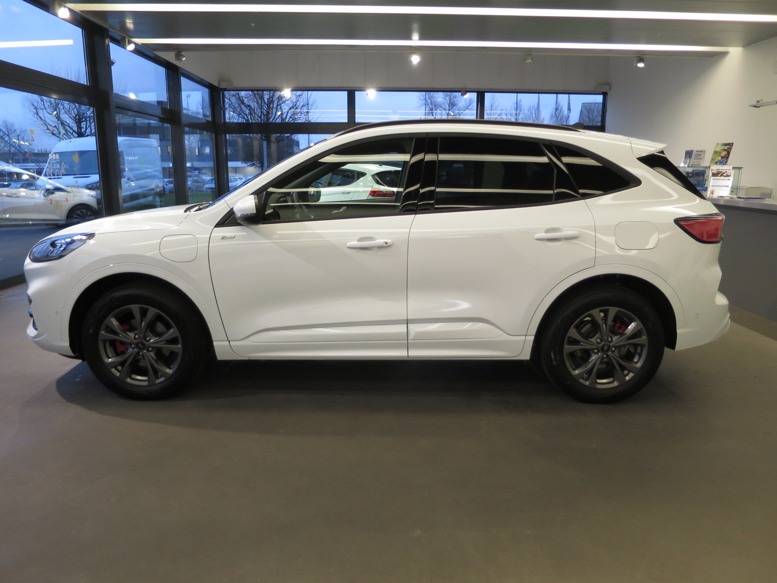 FORD Kuga 2.5 Plug-in Hybrid ST-Line X, Plug-in-Hybrid Benzina/Elettrica, Auto dimostrativa, Automatico - 2