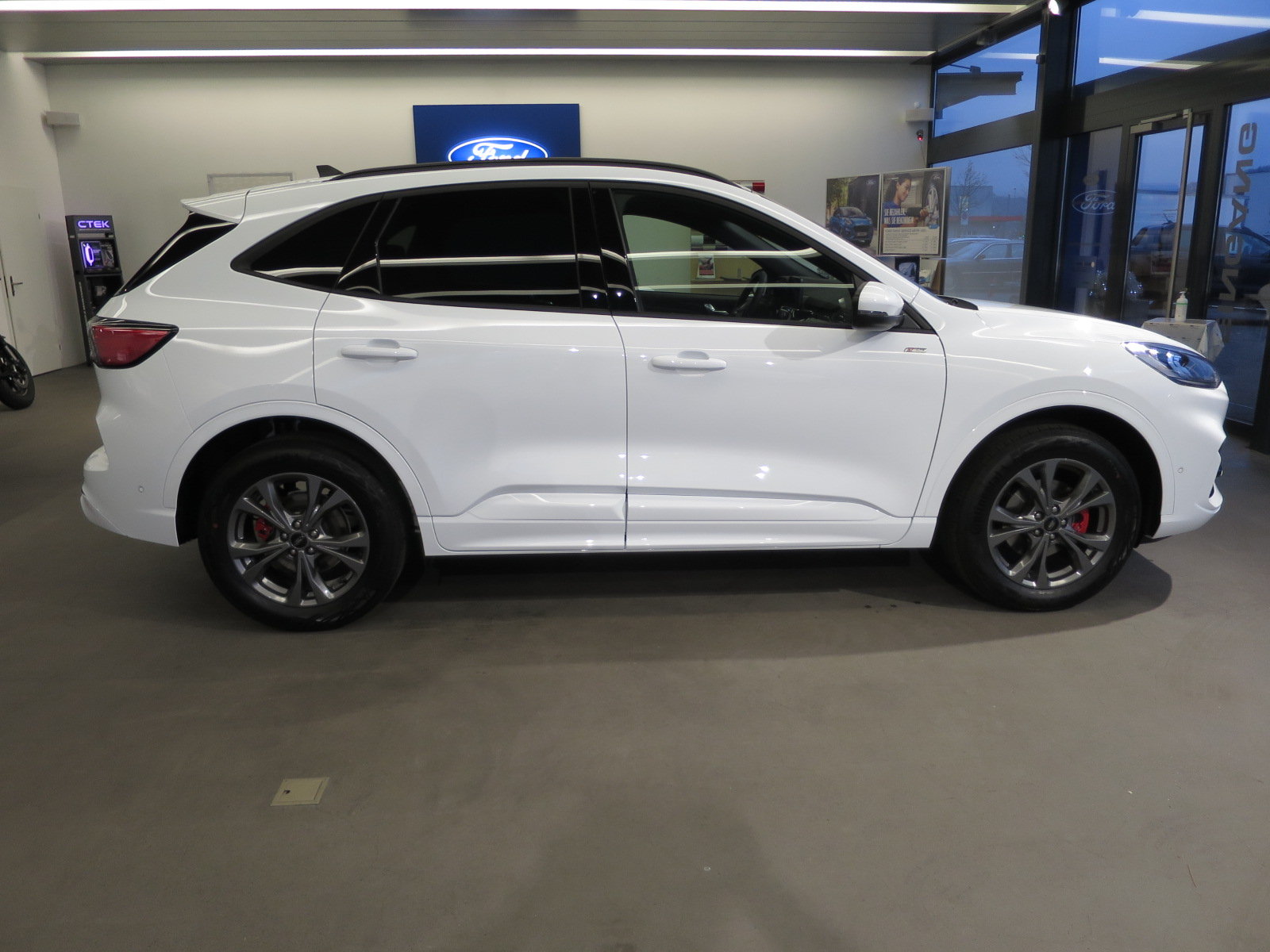 FORD Kuga 2.5 Plug-in Hybrid ST-Line X, Plug-in-Hybrid Benzina/Elettrica, Auto dimostrativa, Automatico - 6