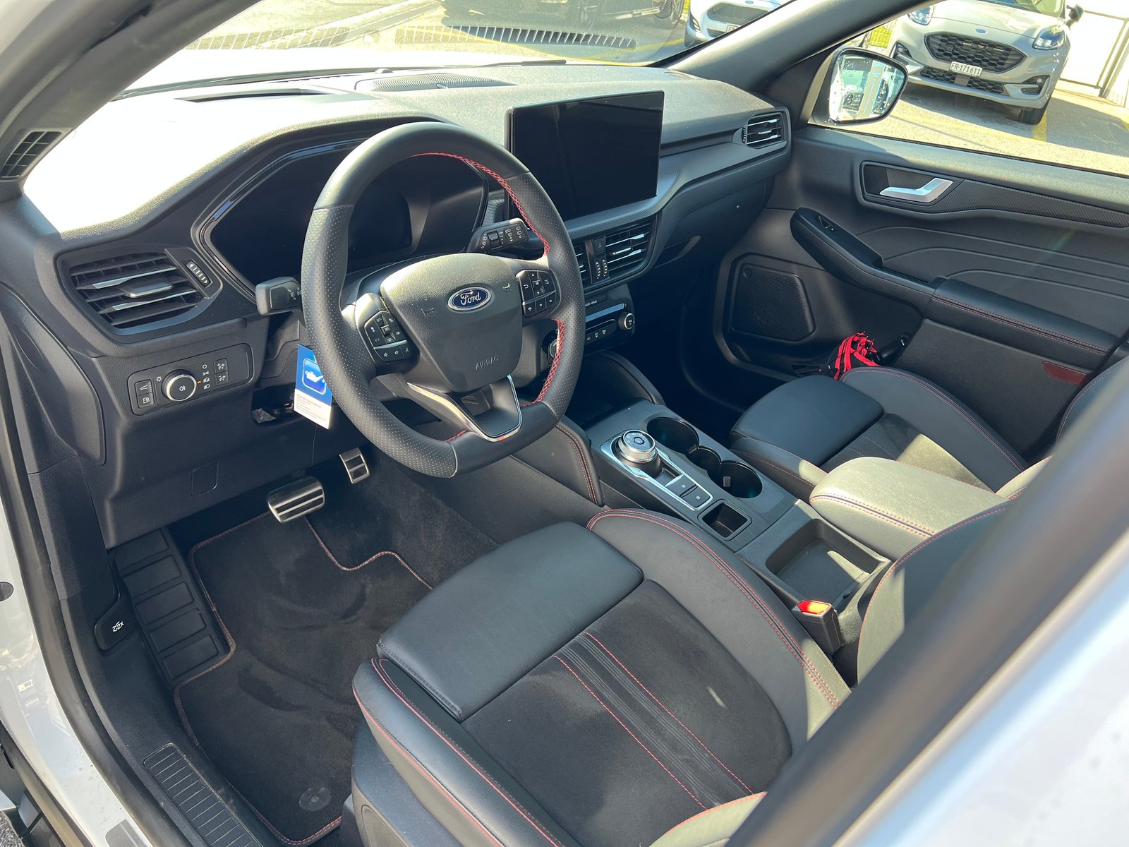 FORD Kuga 2.5 PHEV ST-Line X FWD, Hybride Rechargeable Essence/Électricité, Voiture de démonstration, Automatique - 5