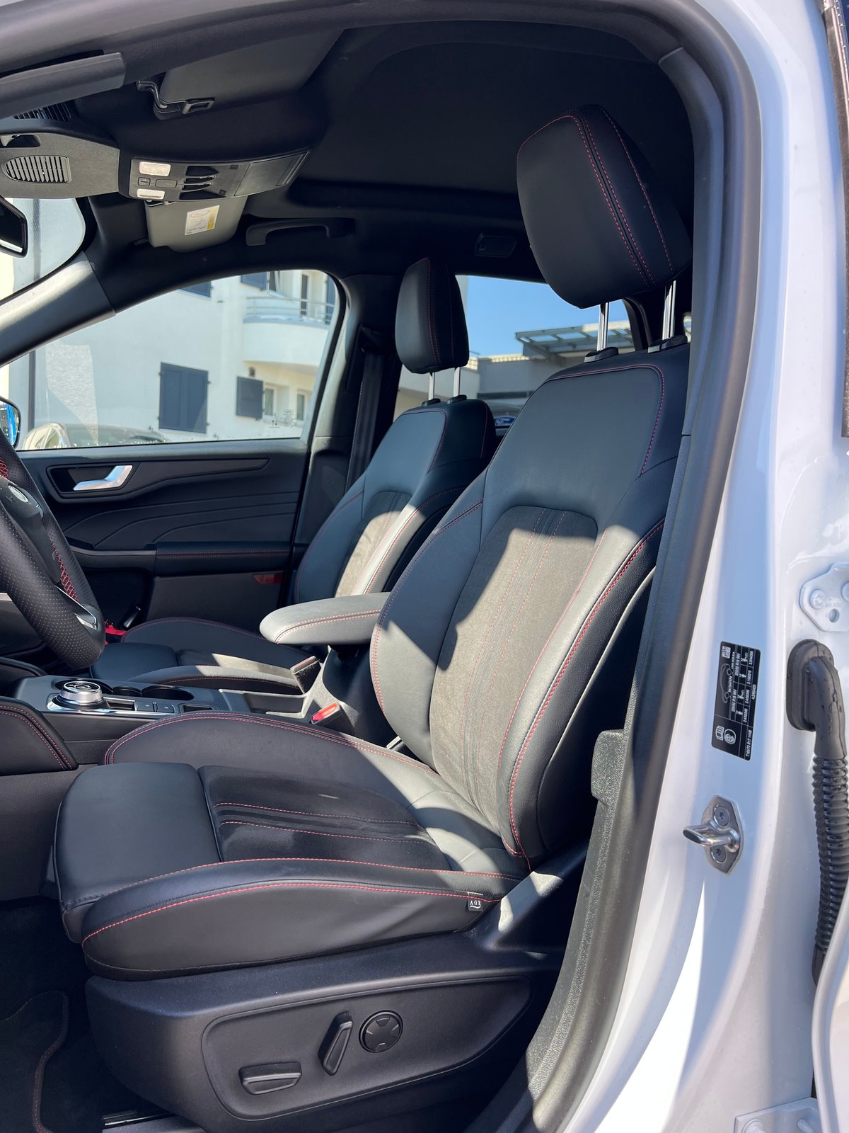FORD Kuga 2.5 PHEV ST-Line X FWD, Hybride Rechargeable Essence/Électricité, Voiture de démonstration, Automatique - 7