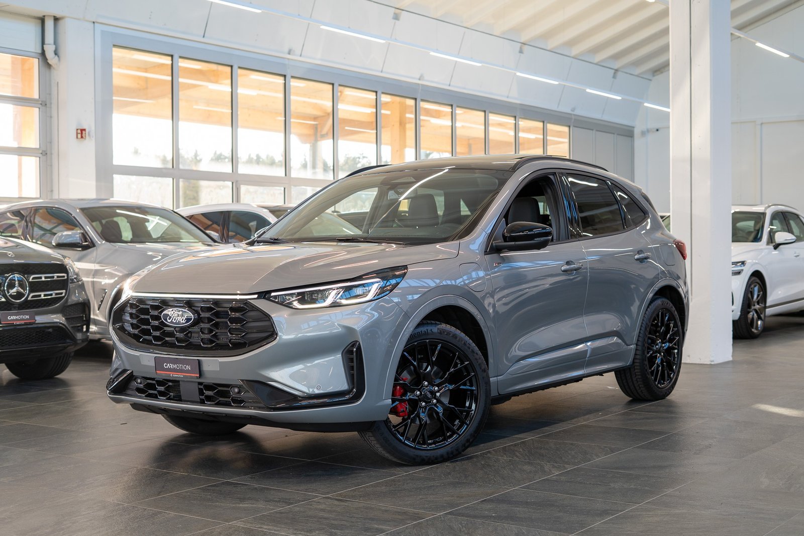 FORD Kuga 2.5 Plug-in Hybrid ST-Line X Black Package / Panorama /