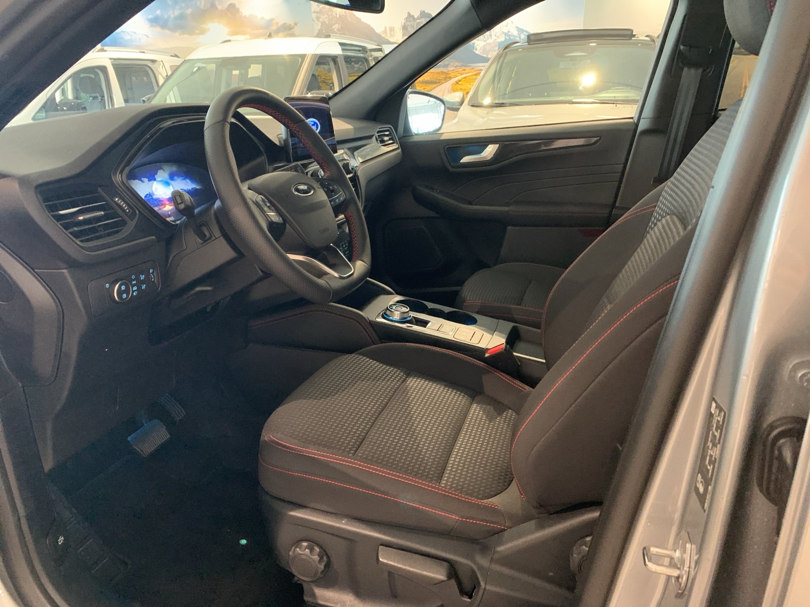 FORD Kuga 2.5 Hybrid ST-Line 4x4, Full-Hybrid Petrol/Electric, Second hand / Used, Automatic - 5