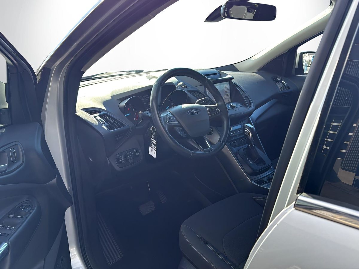 FORD Kuga 1.5 EcoB 176 Business, Benzin, Occasion / Gebraucht, Automat - 7