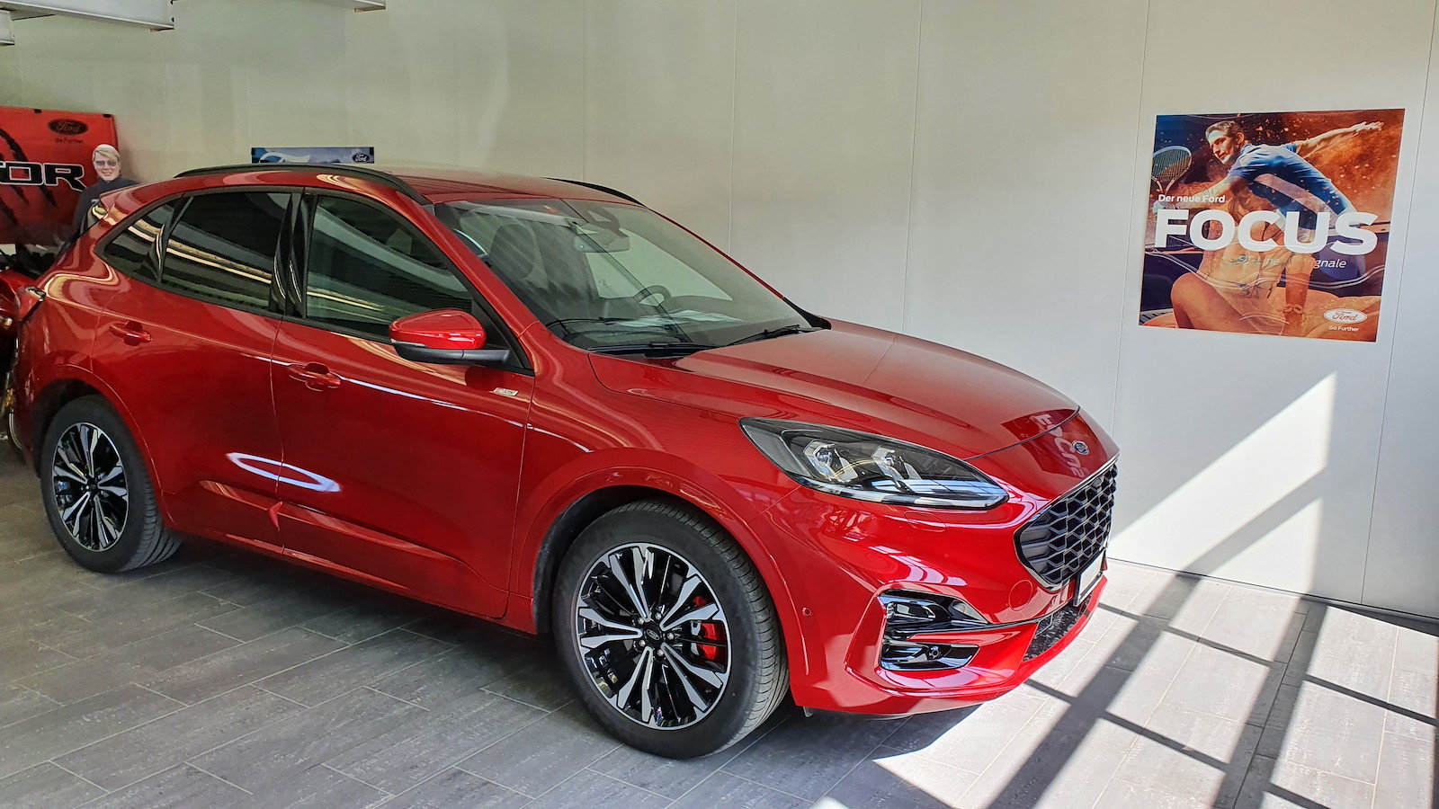 FORD Kuga 2.5 Plug-in Hybrid ST-Line X, Plug-in-Hybrid Benzin/Elektro, Occasion / Gebraucht, Automat - 2