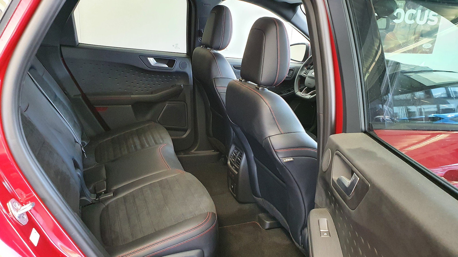 FORD Kuga 2.5 Plug-in Hybrid ST-Line X, Plug-in-Hybrid Benzin/Elektro, Occasion / Gebraucht, Automat - 6