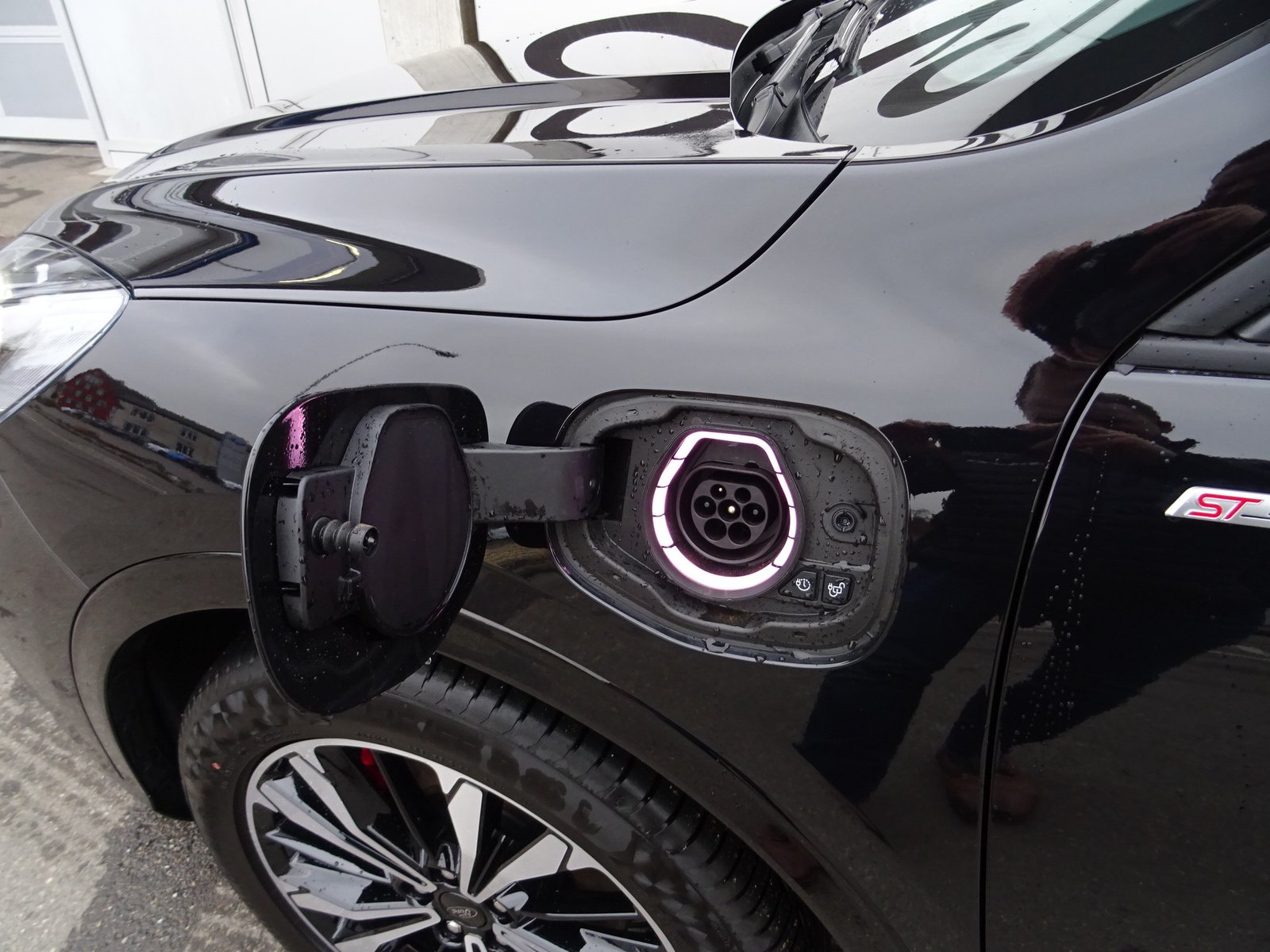 FORD Kuga 2.5 Plug-in Hybrid ST-Line X, Hybride Rechargeable Essence/Électricité, Occasion / Utilisé, Automatique - 6