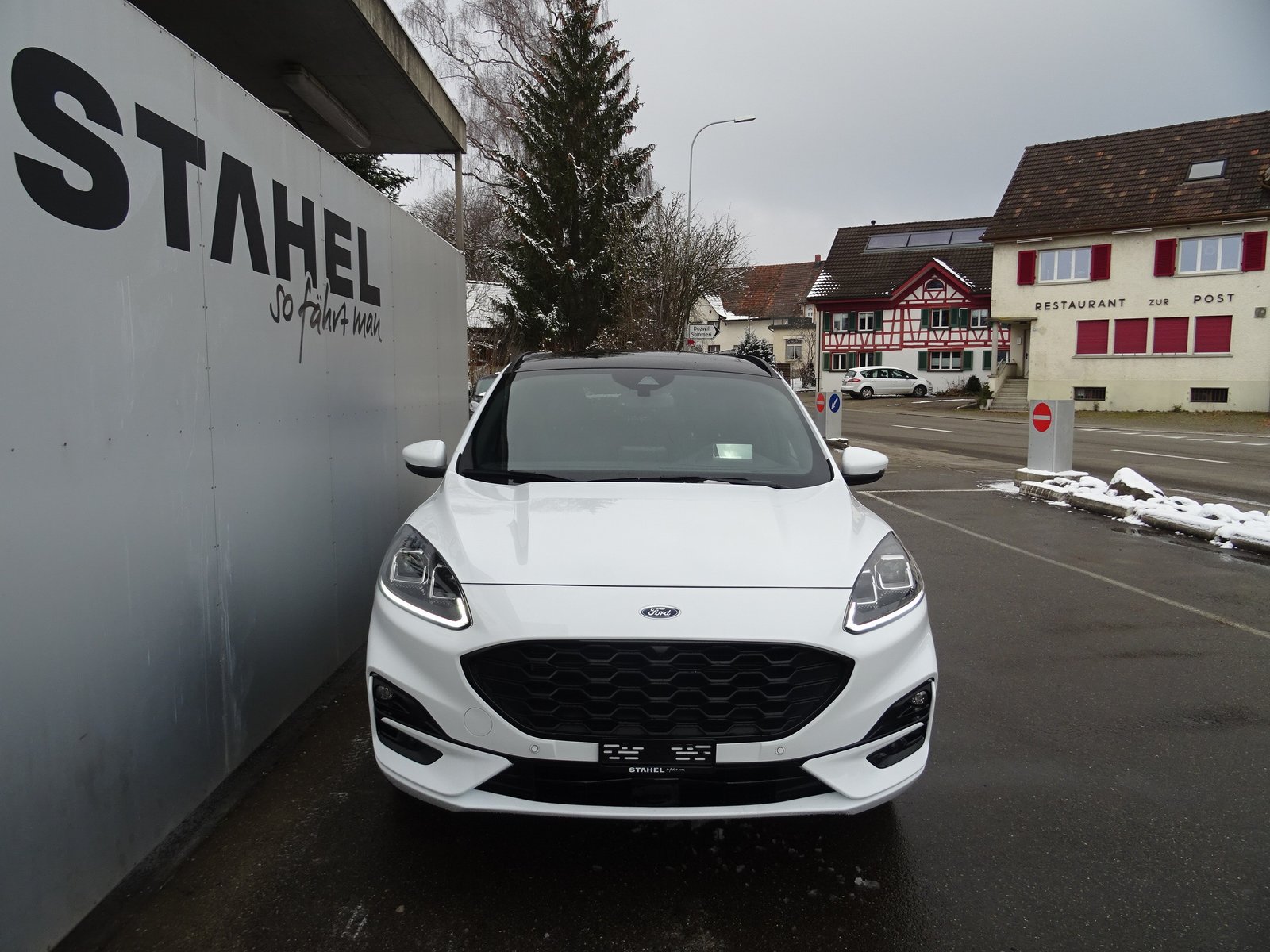 FORD Kuga 2.5 Plug-in Hybrid ST-Line X, Plug-in-Hybrid Petrol/Electric, Ex-demonstrator, Automatic - 2