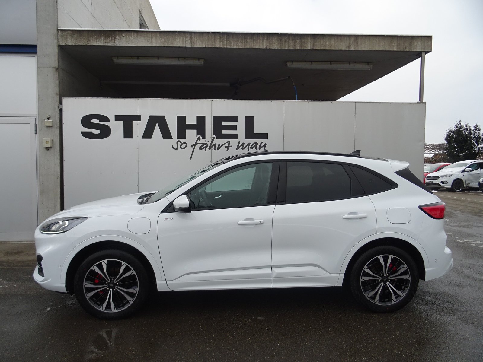 FORD Kuga 2.5 Plug-in Hybrid ST-Line X, Plug-in-Hybrid Petrol/Electric, Ex-demonstrator, Automatic - 3