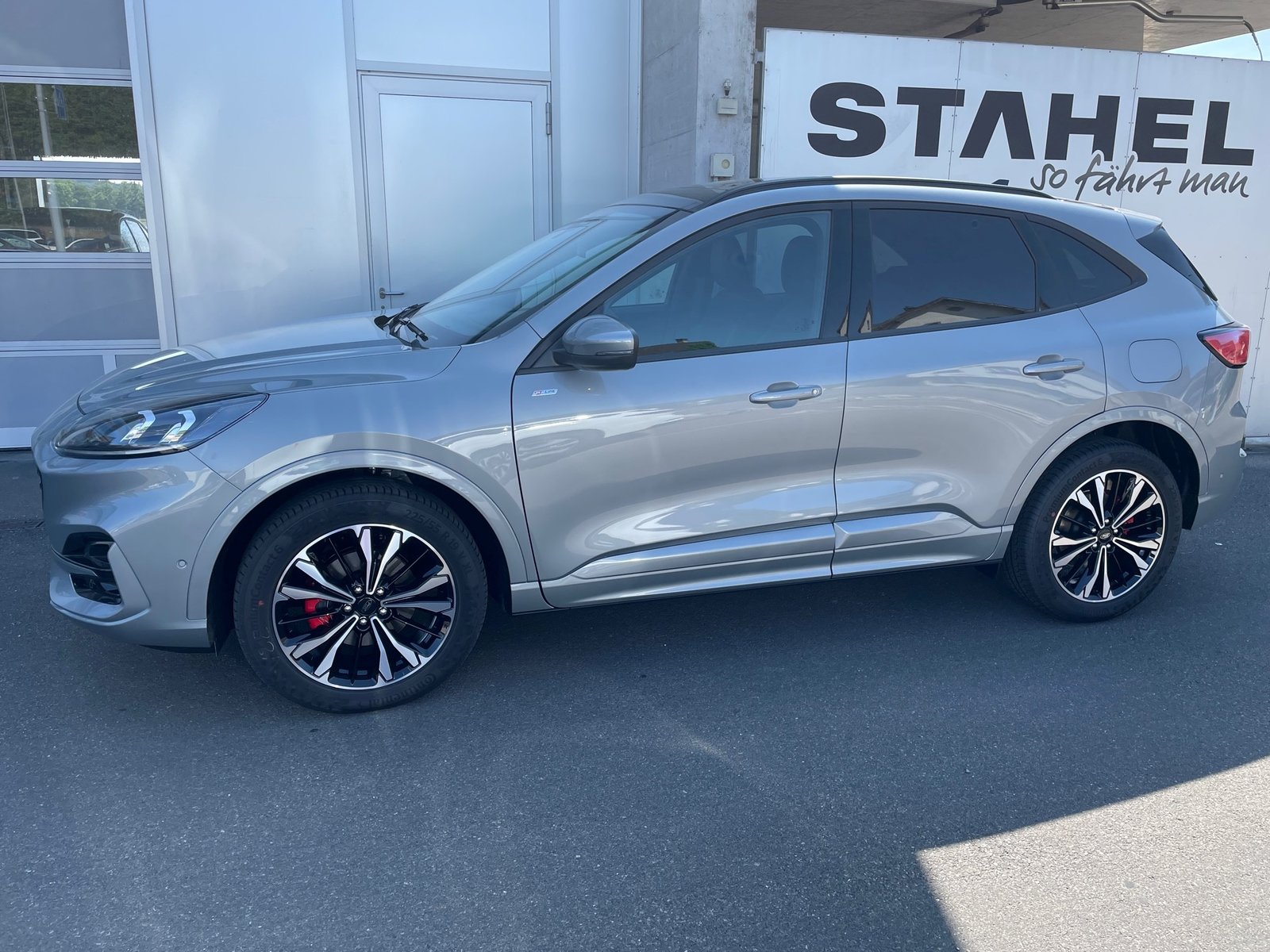 FORD Kuga 2.5 Plug-in Hybrid ST-Line X, Hybride Rechargeable Essence/Électricité, Voiture de démonstration, Automatique - 2