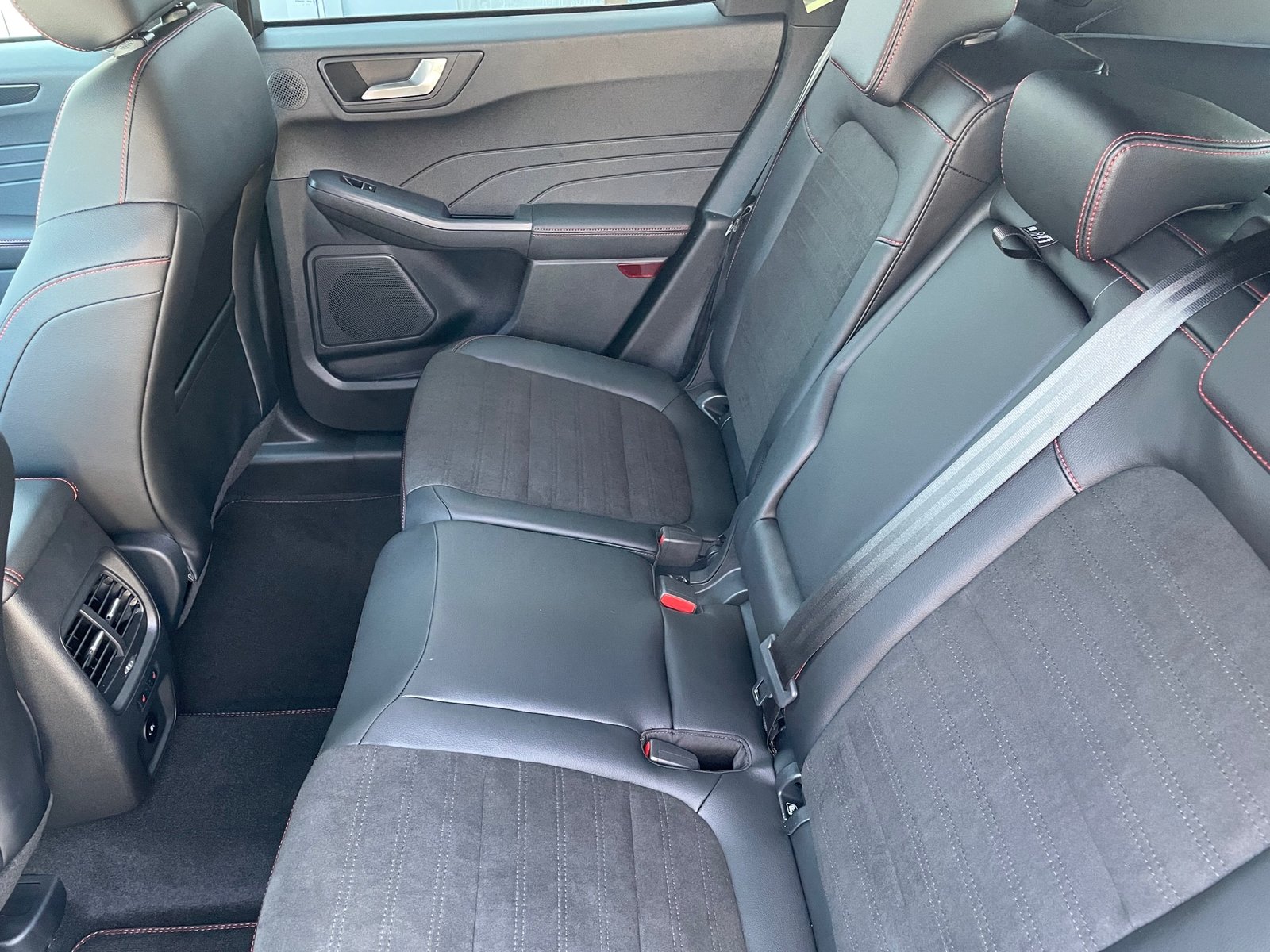 FORD Kuga 2.5 Plug-in Hybrid ST-Line X, Hybride Rechargeable Essence/Électricité, Voiture de démonstration, Automatique - 7