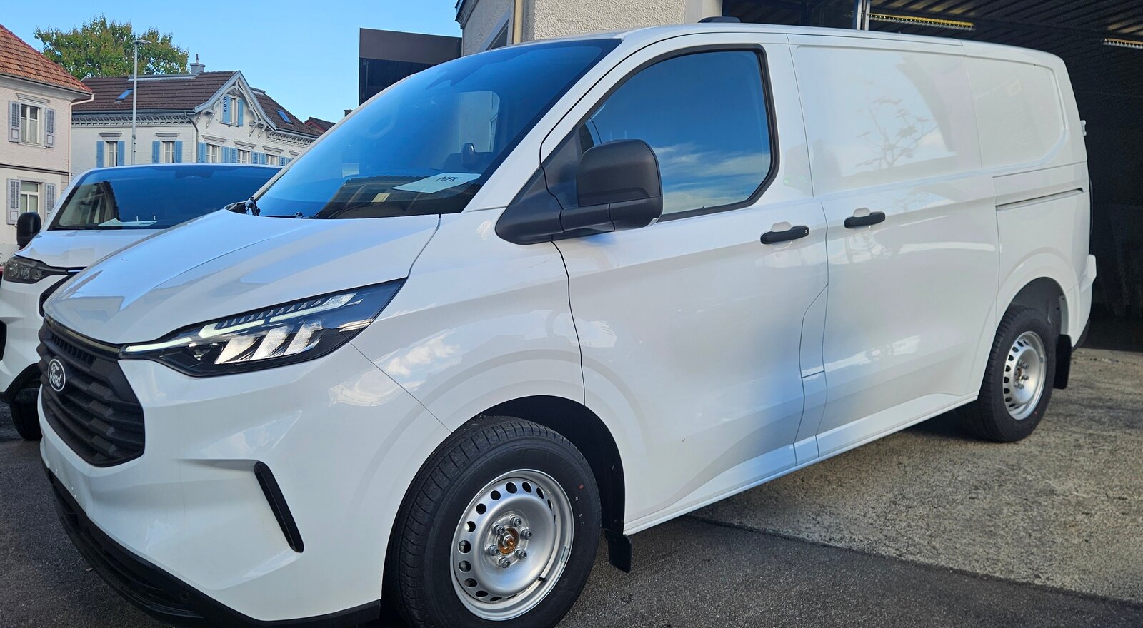 FORD L1H1 320 Trend Automat, mir Li + Re Schiebetüren und AHK 2