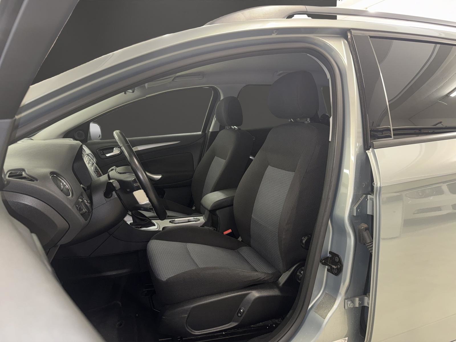 FORD Mondeo 2.0 TDCi 16V Ambiente Automatic, Diesel, Occasion / Gebraucht, Automatik - 7