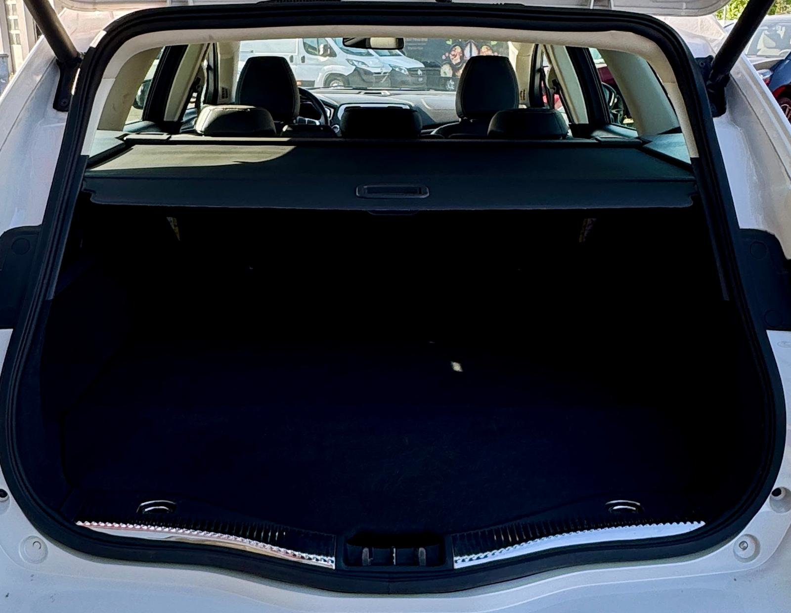 FORD Mondeo 2.0 HEV Vignale eCVT, Hybride Intégral Essence/Électricité, Occasion / Utilisé, Automatique - 7