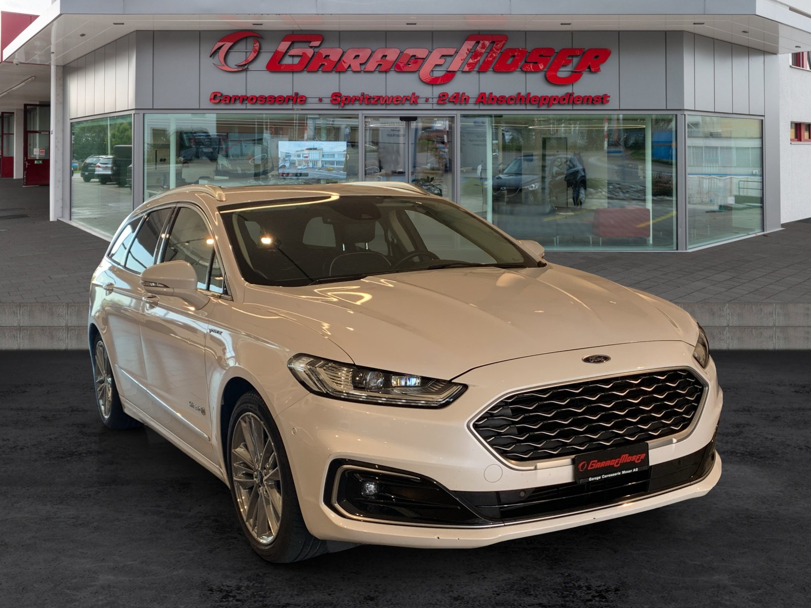 FORD Mondeo Station Wagon 2.0 HEV 187 Vignale, Full-Hybrid Petrol/Electric, Second hand / Used, Automatic - 3