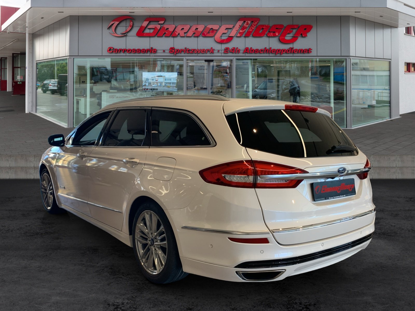 FORD Mondeo Station Wagon 2.0 HEV 187 Vignale, Full-Hybrid Petrol/Electric, Second hand / Used, Automatic - 4