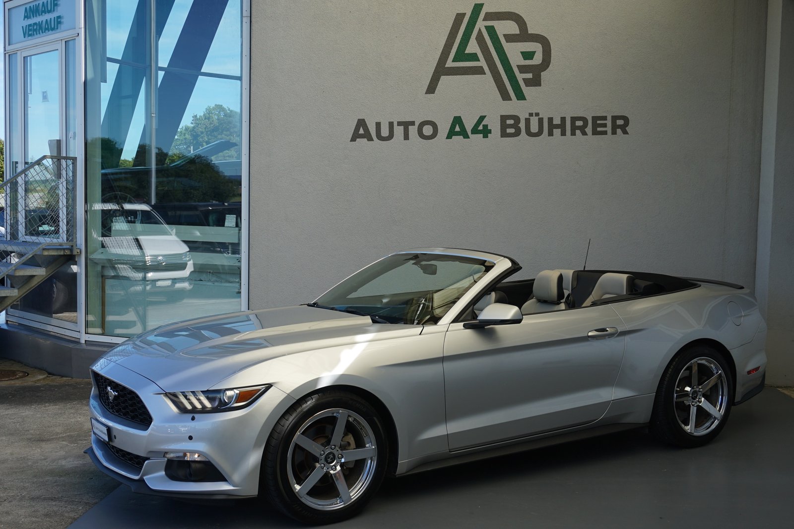 FORD Mustang Conv 2.3, Benzin, Occasion / Gebraucht, Automatik - 4
