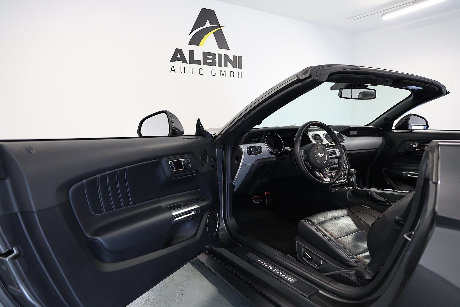 FORD MUSTANG Convertible, Benzin, Occasion / Gebraucht, Automatik - 6
