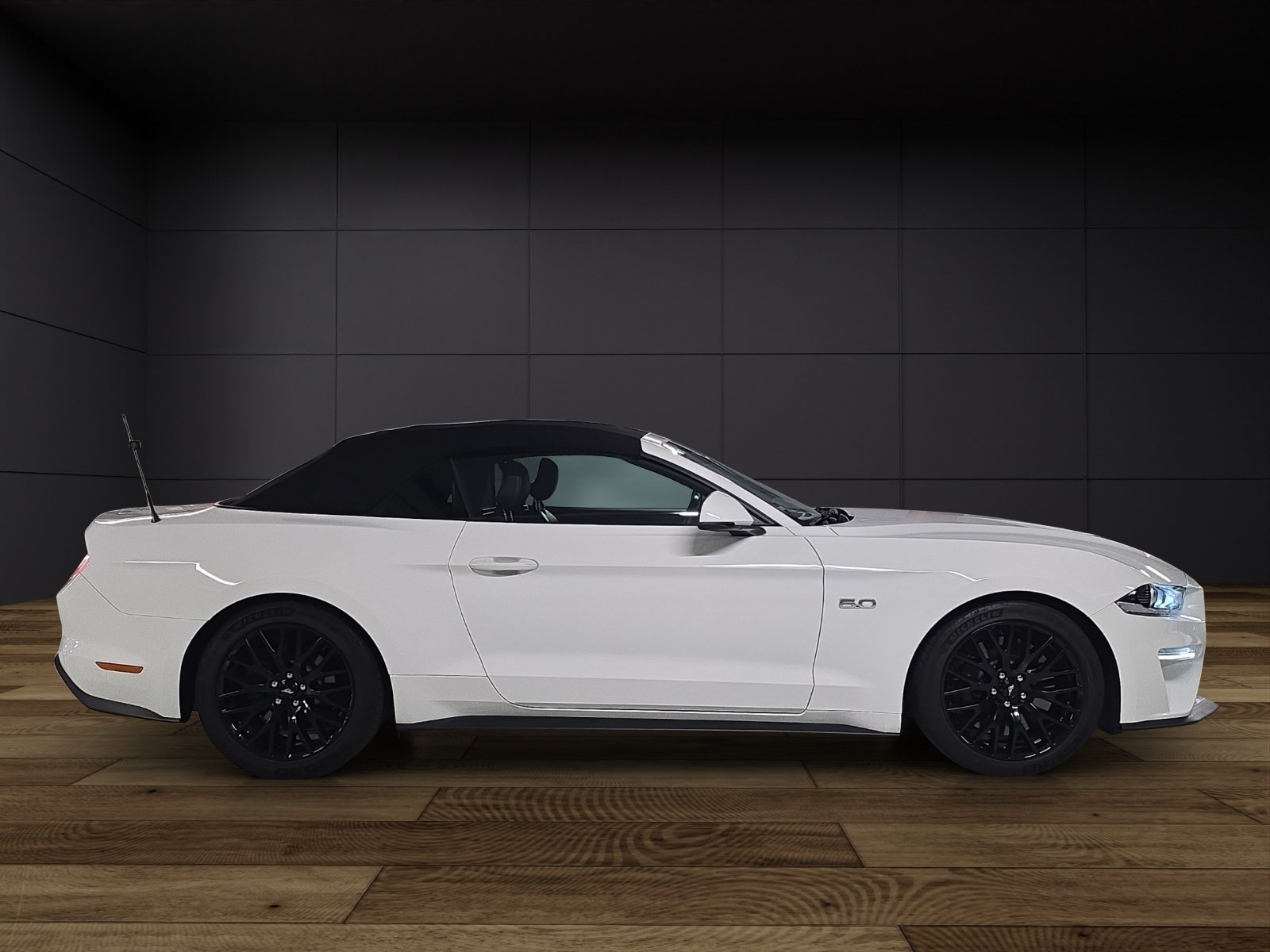 FORD Mustang Convertible 5.0 V8 GT Automat, Benzin, Occasion / Gebraucht, Automatik - 5