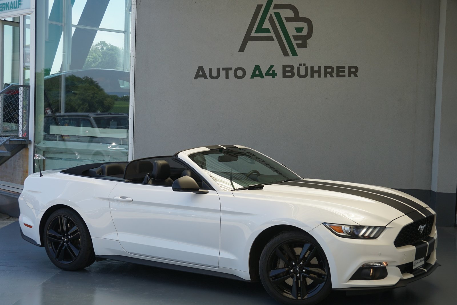 FORD Mustang Convertible 2.3 T Automat 317 PS, Benzin, Occasion / Gebraucht, Automatik - 4