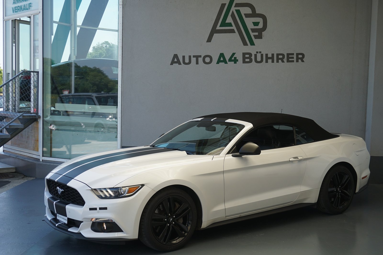 FORD Mustang Convertible 2.3 T Automat 317 PS, Benzin, Occasion / Gebraucht, Automatik - 6