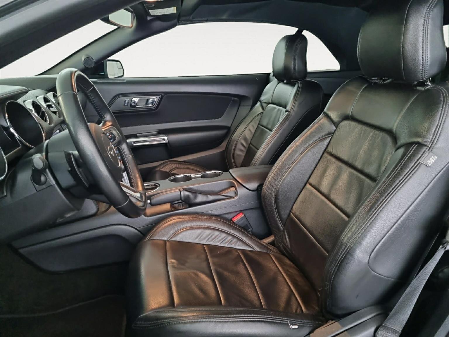 FORD Mustang Convertible 3.7, Essence, Occasion / Utilisé, Automatique - 5