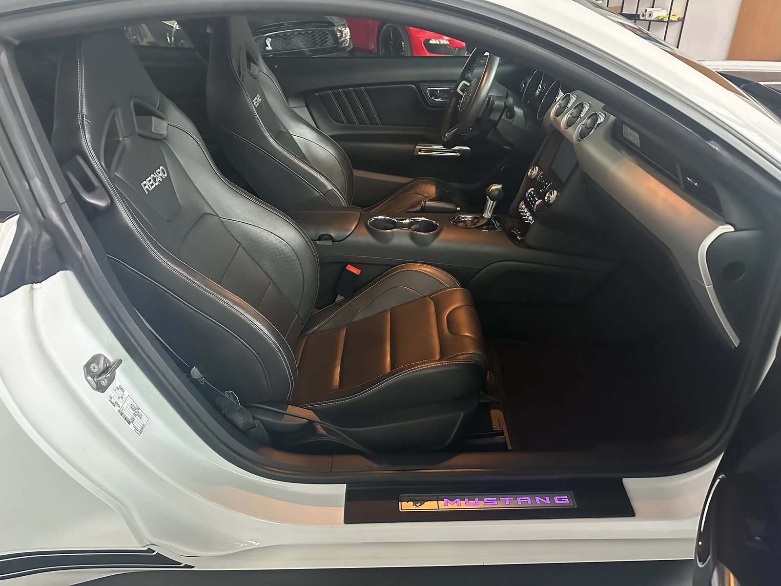 FORD Mustang Fastback 5.0 V8 GT Automat, Petrol, Second hand / Used, Automatic - 5