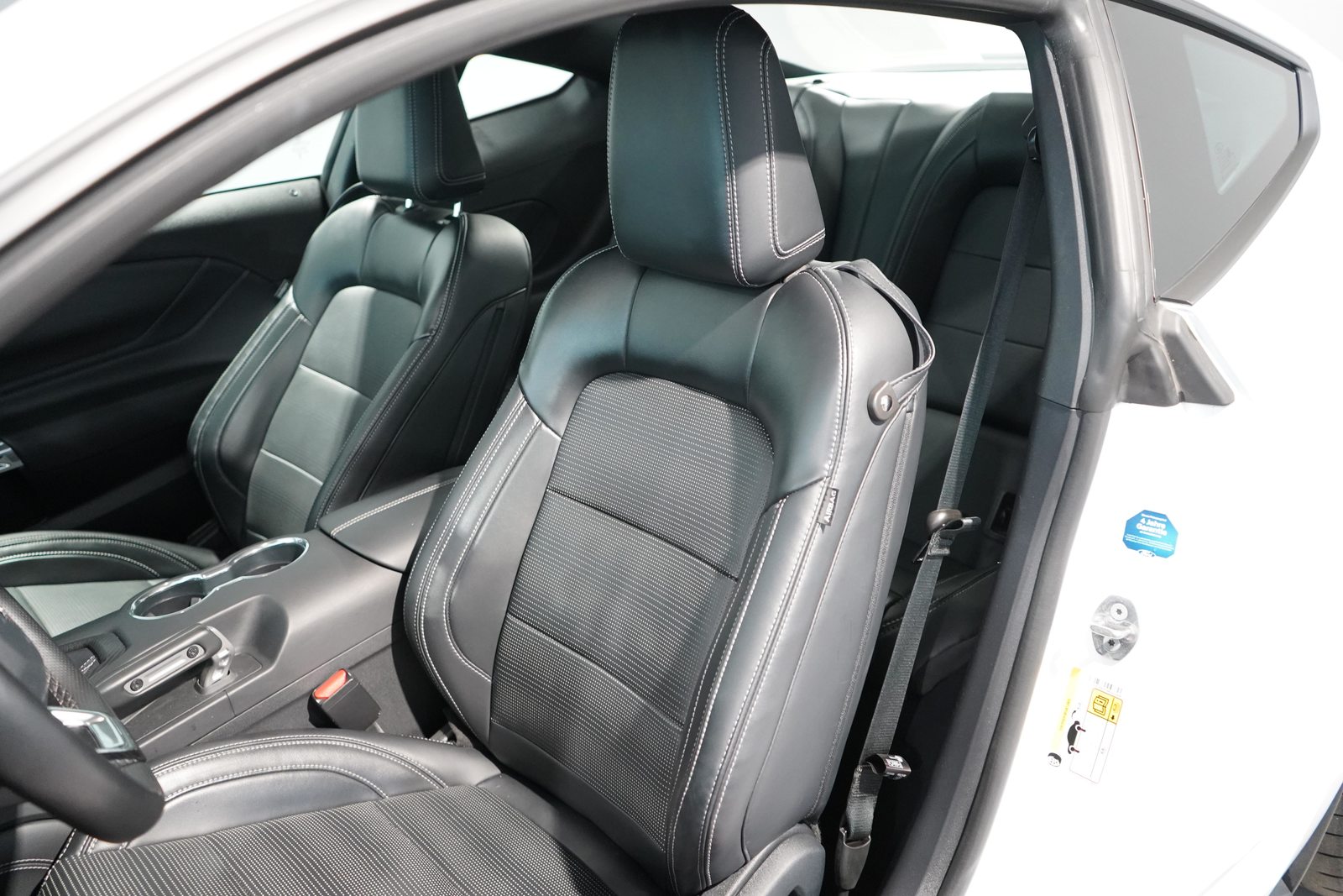 FORD Mustang Coupé 5.0 V8 GT, Benzin, Occasion / Gebraucht, Handschaltung - 6