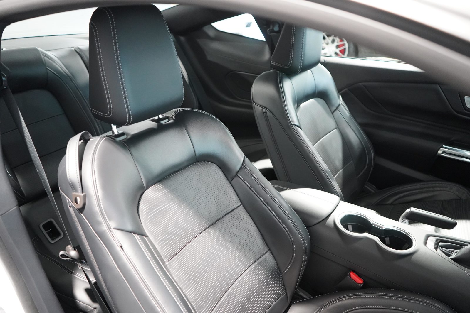 FORD Mustang Coupé 5.0 V8 GT, Benzin, Occasion / Gebraucht, Handschaltung - 7