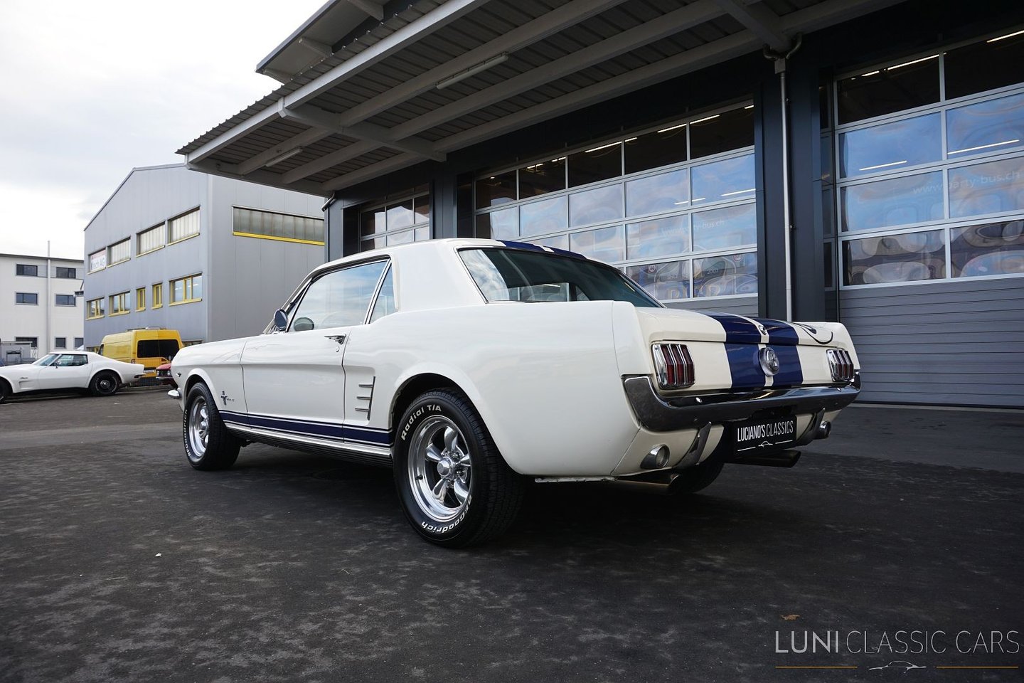 FORD Mustang, Petrol, Classic, Automatic - 4