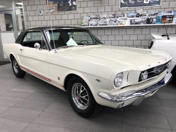 FORD MUSTANG V8, Benzin, Occasion / Gebraucht, Automat