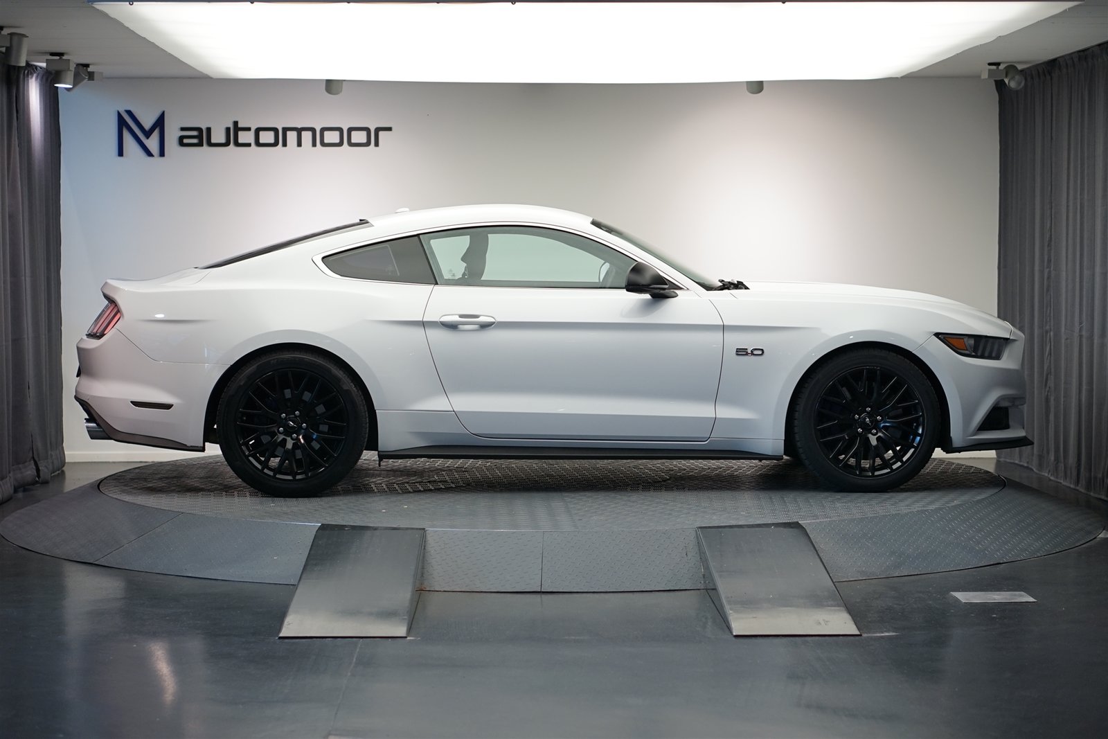 FORD Mustang Fastback 5.0 V8 GT Automat *Remus Sportauspuff* *Nav, Benzin, Occasion / Gebraucht, Automat - 4