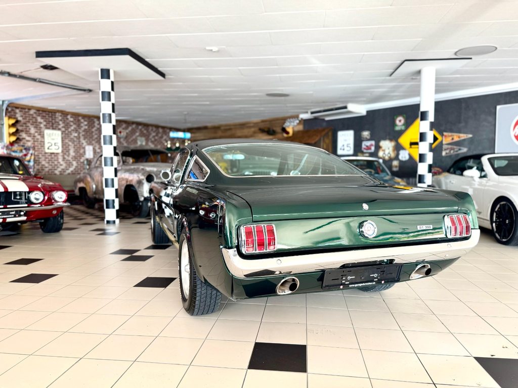 FORD Fastback, Petrol, Classic, Automatic - 3