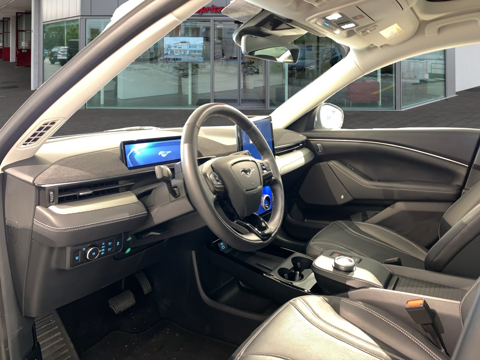 FORD Mustang Mach-E 99 kWh Premium, Elektro, Occasion / Gebraucht, Automatik - 7