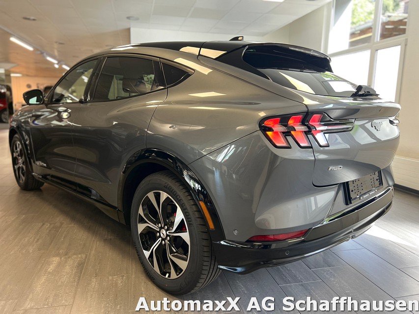 FORD Mustang Mach-E Premium AWD, Elektro, Occasion / Gebraucht, Automatik - 4