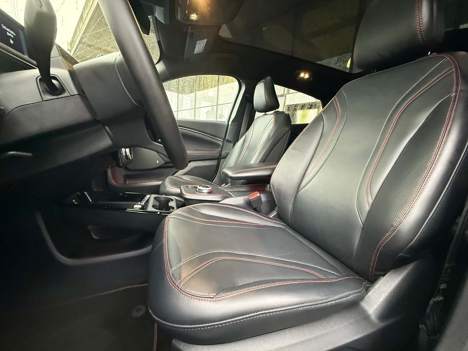 FORD Mustang MACH-E AWD 72.6 kWh, Elektro, Occasion / Gebraucht, Automatik - 7