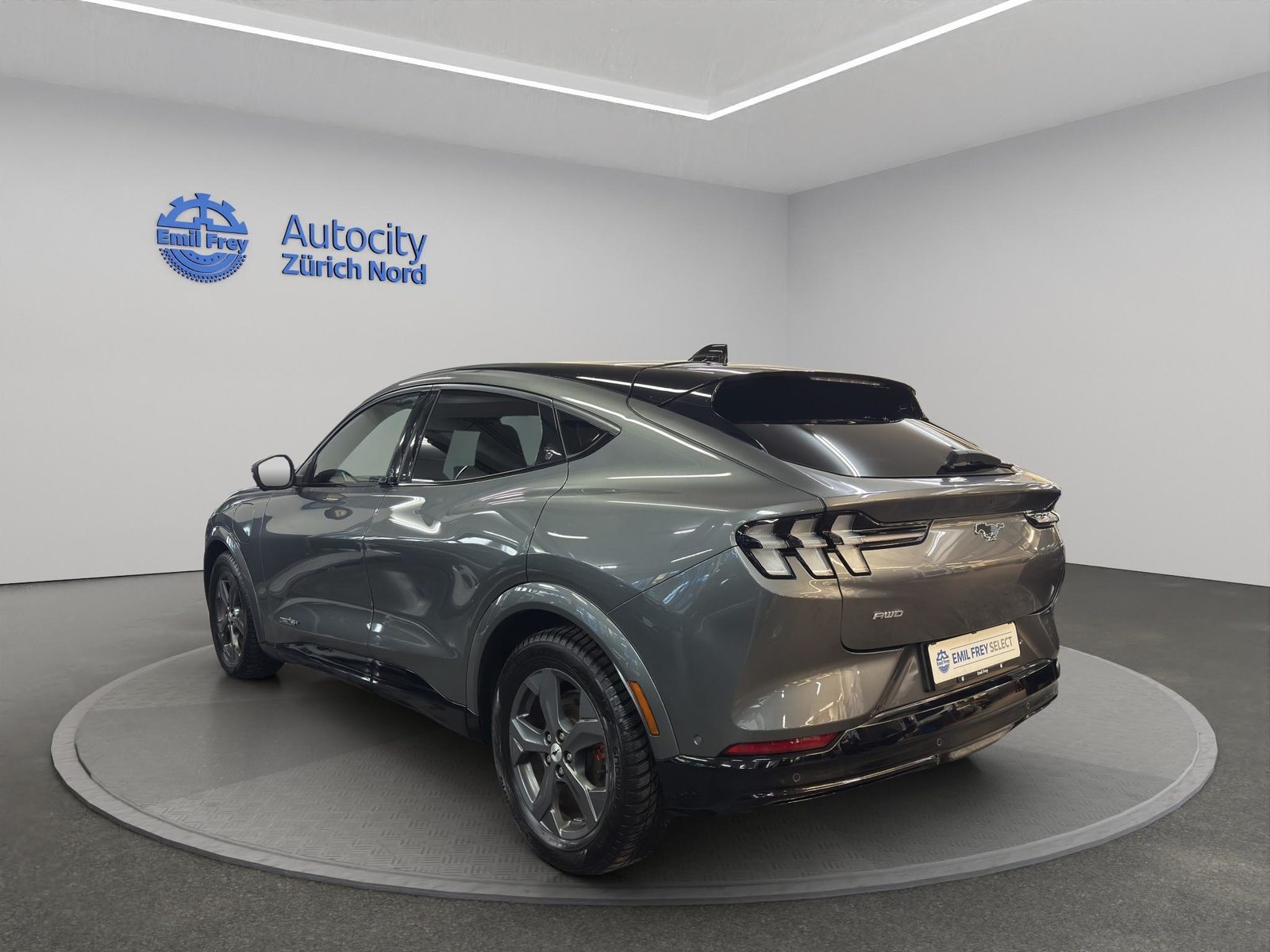 FORD Mustang Mach-E Extended First Edition AWD, Elektro, Occasion / Gebraucht, Automatik - 2