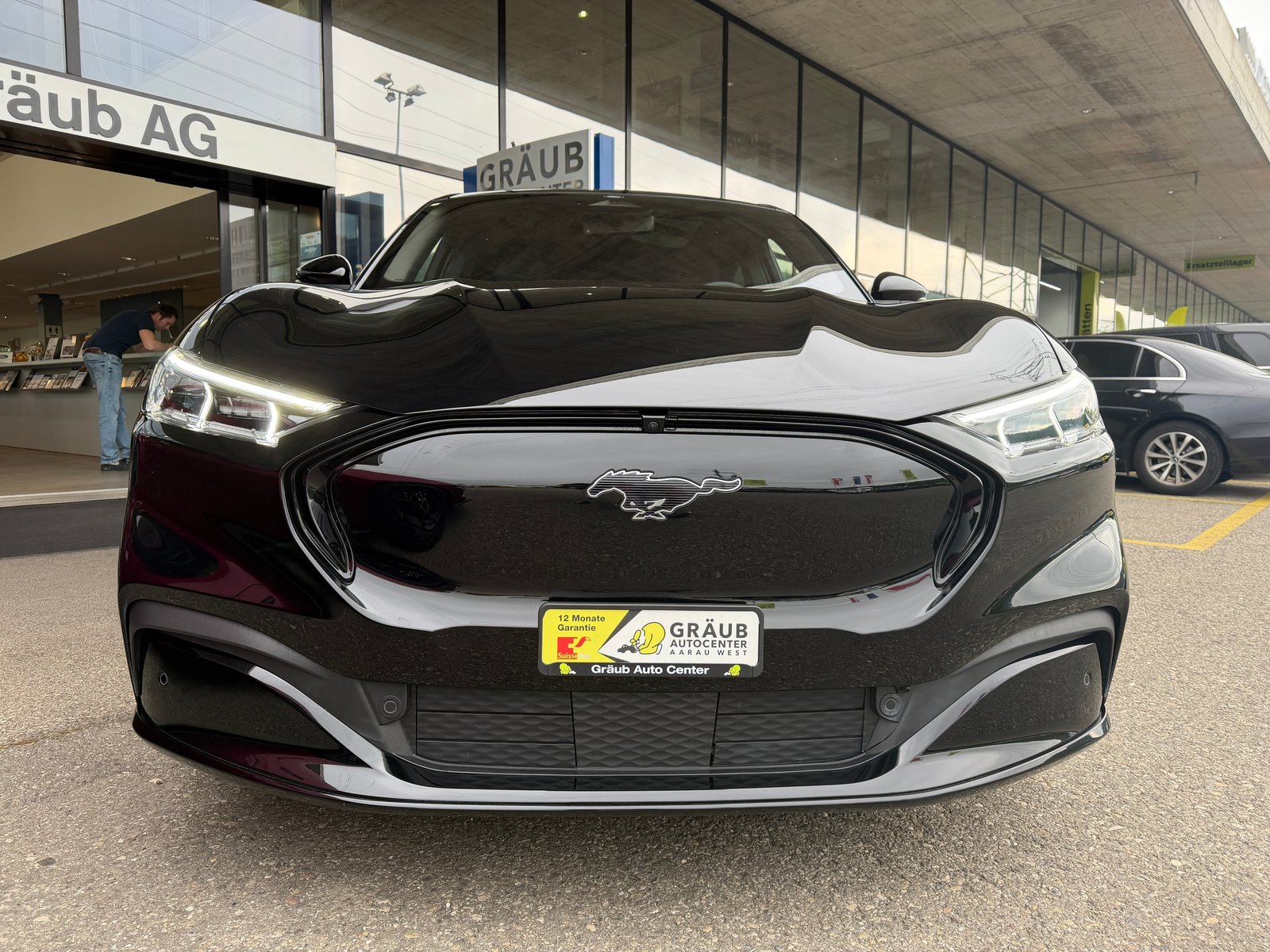 FORD Mustang MACH-E Premium AWD 88 kWh, Elettrica, Occasioni / Usate, Automatico - 2