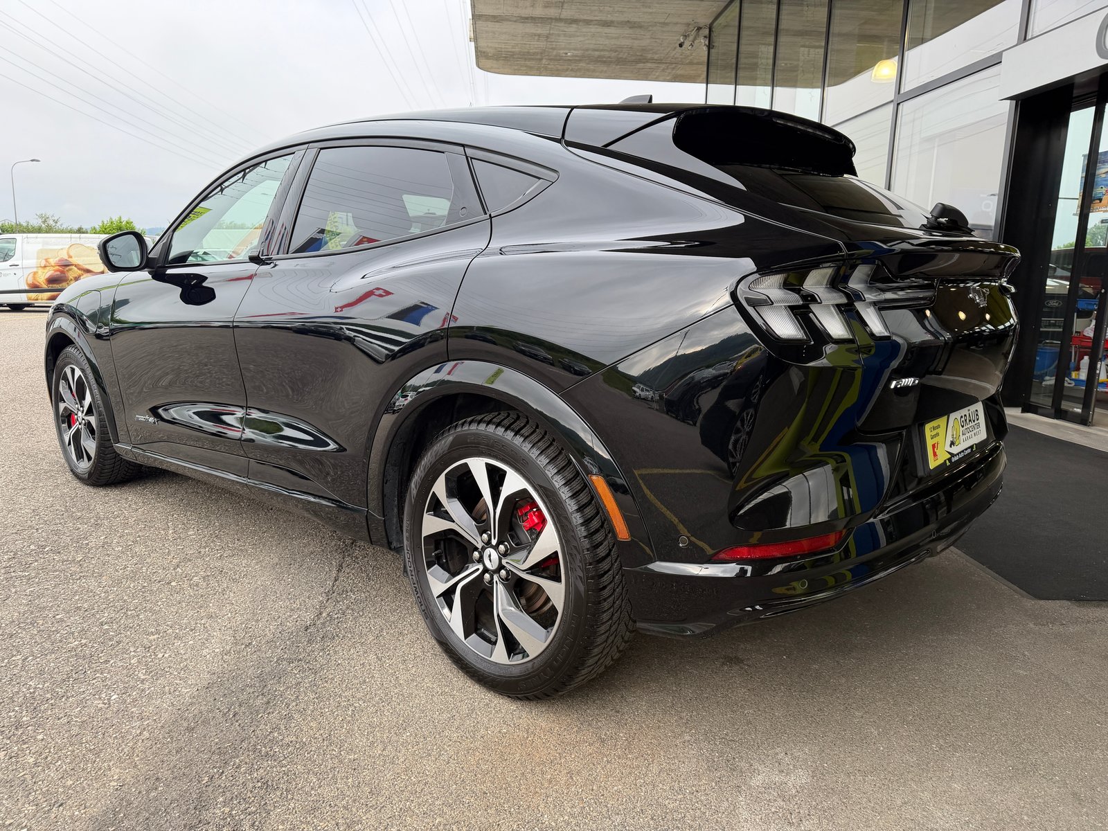 FORD Mustang MACH-E Premium AWD 88 kWh, Electric, Second hand / Used, Automatic - 4
