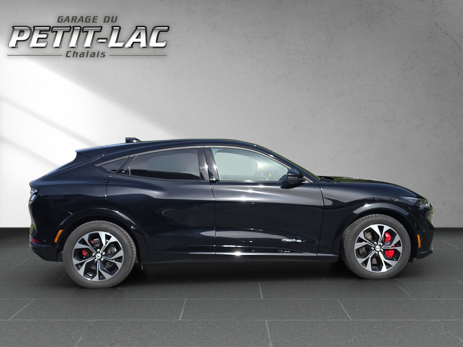 FORD Mustang MACH-E Premium AWD 88 kWh, Électrique, Occasion / Utilisé, Automatique - 3