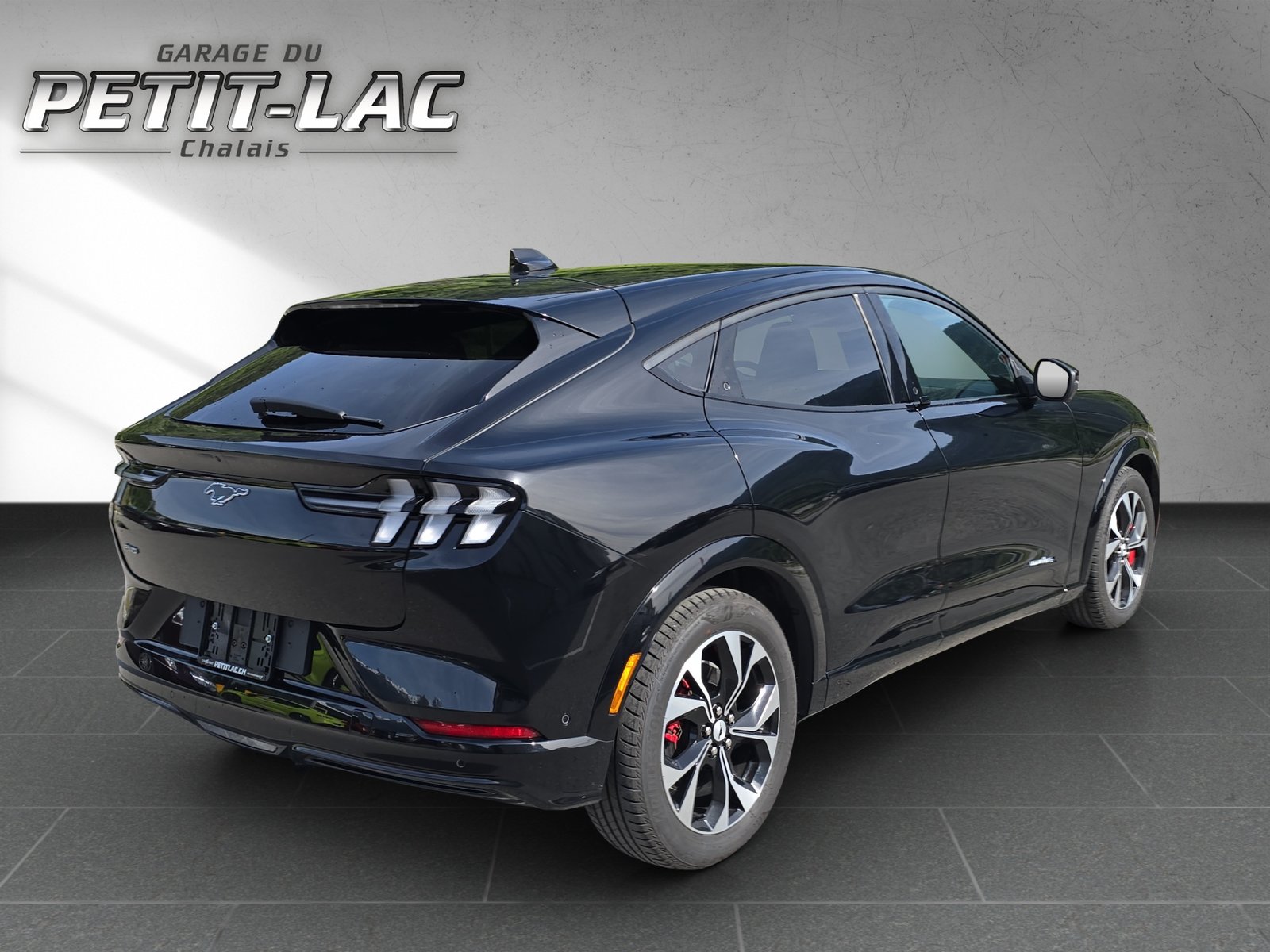 FORD Mustang MACH-E Premium AWD 88 kWh, Électrique, Occasion / Utilisé, Automatique - 4