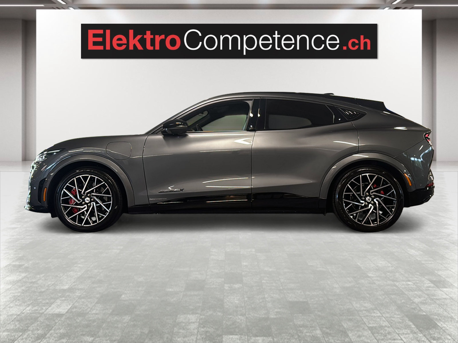 FORD Mustang MACH-E GT AWD 91 kWh, Electric, Second hand / Used, Automatic - 3