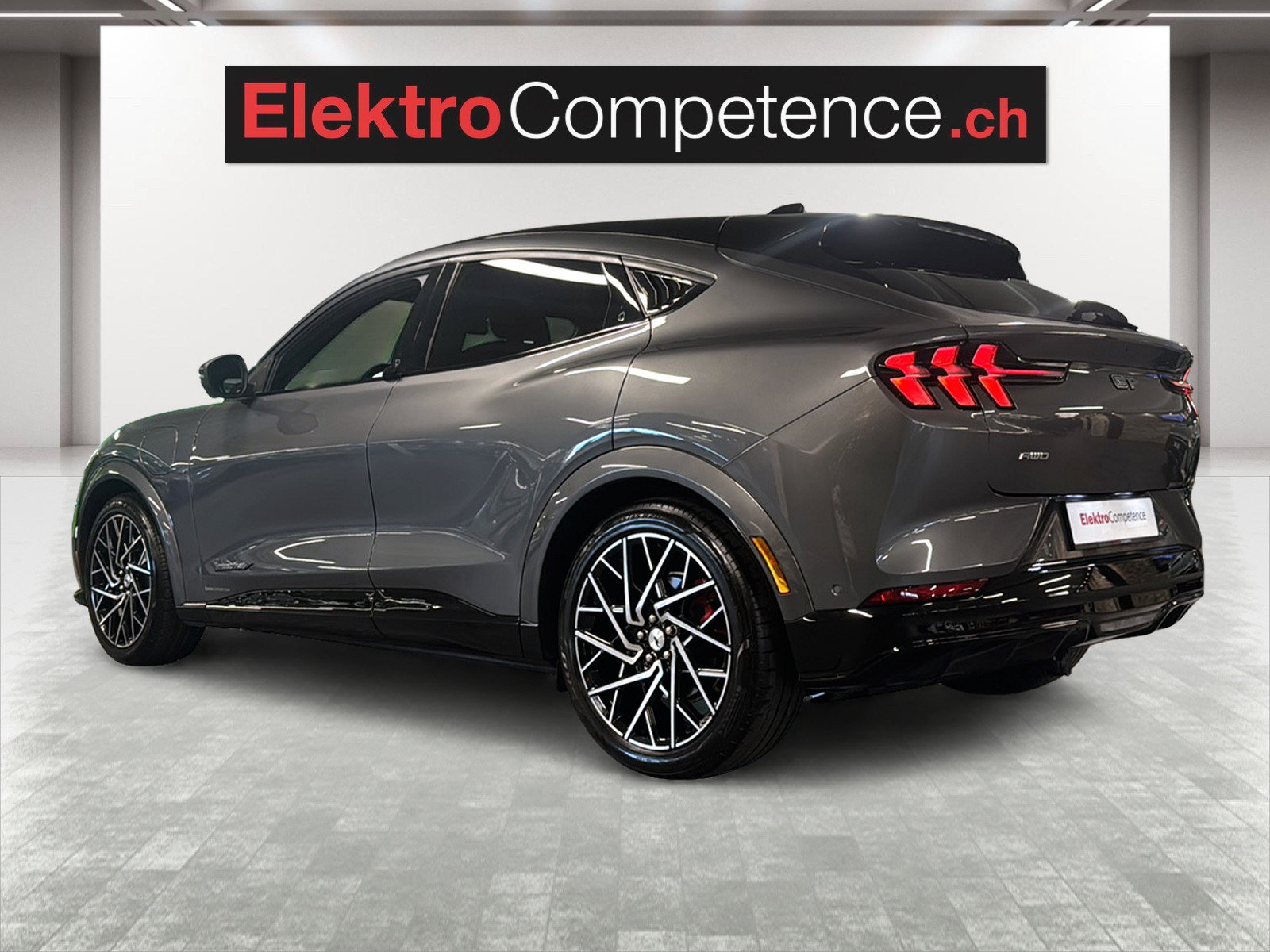 FORD Mustang MACH-E GT AWD 91 kWh, Electric, Second hand / Used, Automatic - 4